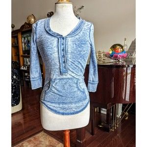 Almost Famous blue white washed top Sz S